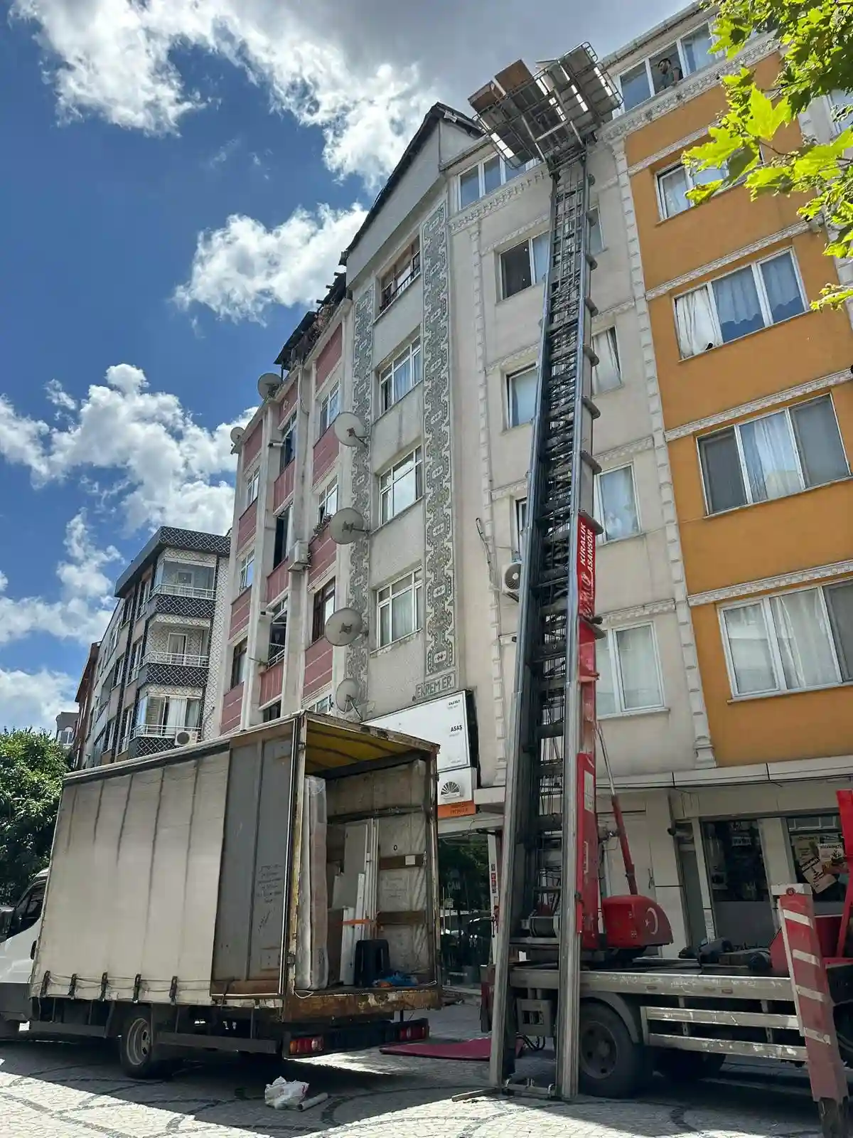 Asansör Kiralama Operatör Çalışması